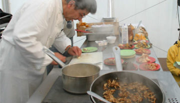 Démonstration de cuisine à la foire aux champignons de Saint-Bonnet-le-Froid